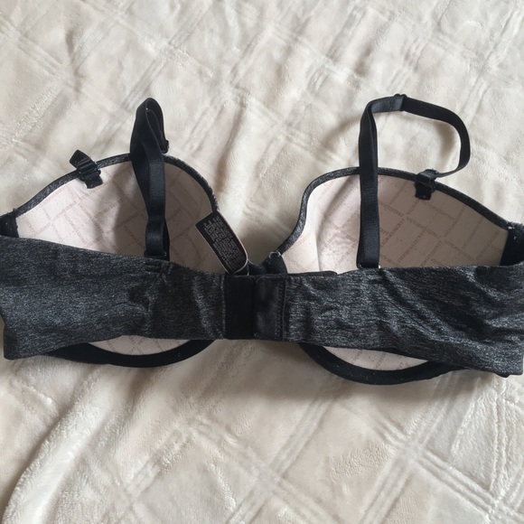 Feathered Black Victoria Secret Bra - Picture 2 of 5